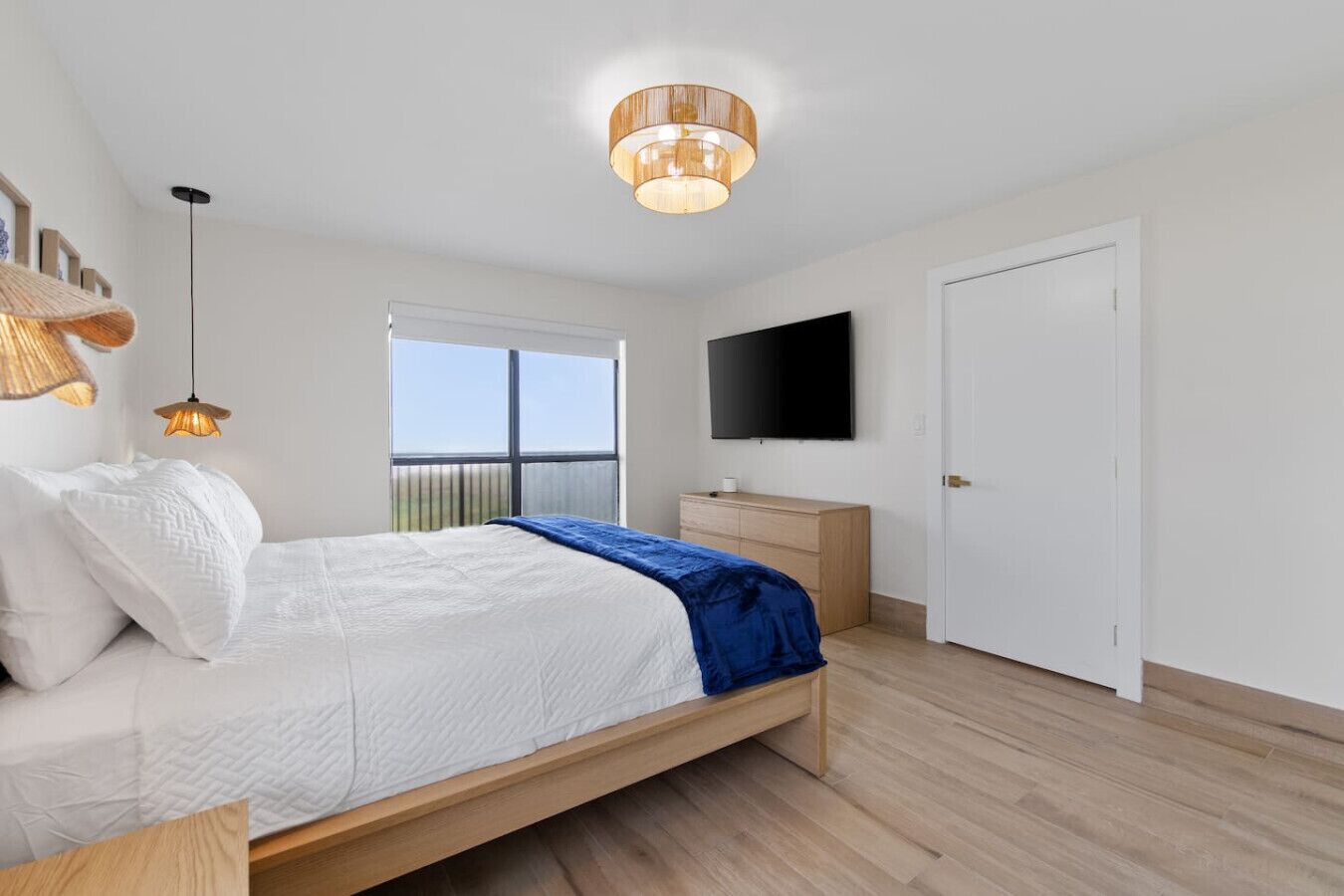 3 slaapkamers, een bureau, wifi, beddengoed