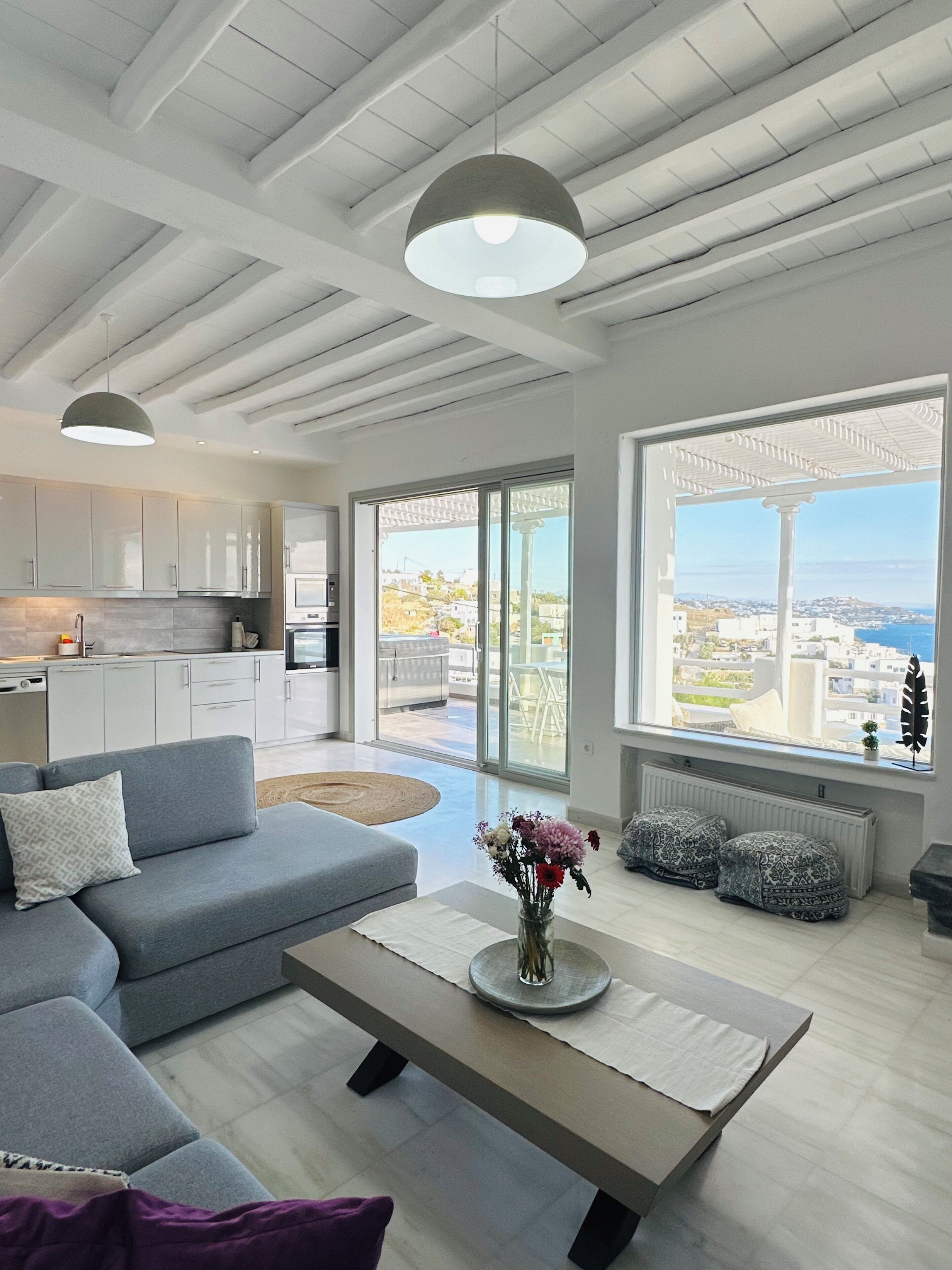 奢华公寓, 海景 | 起居区 | 平板电视