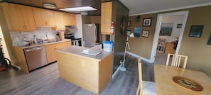 Micro-ondes, four, plaque de cuisson, lave-vaisselle