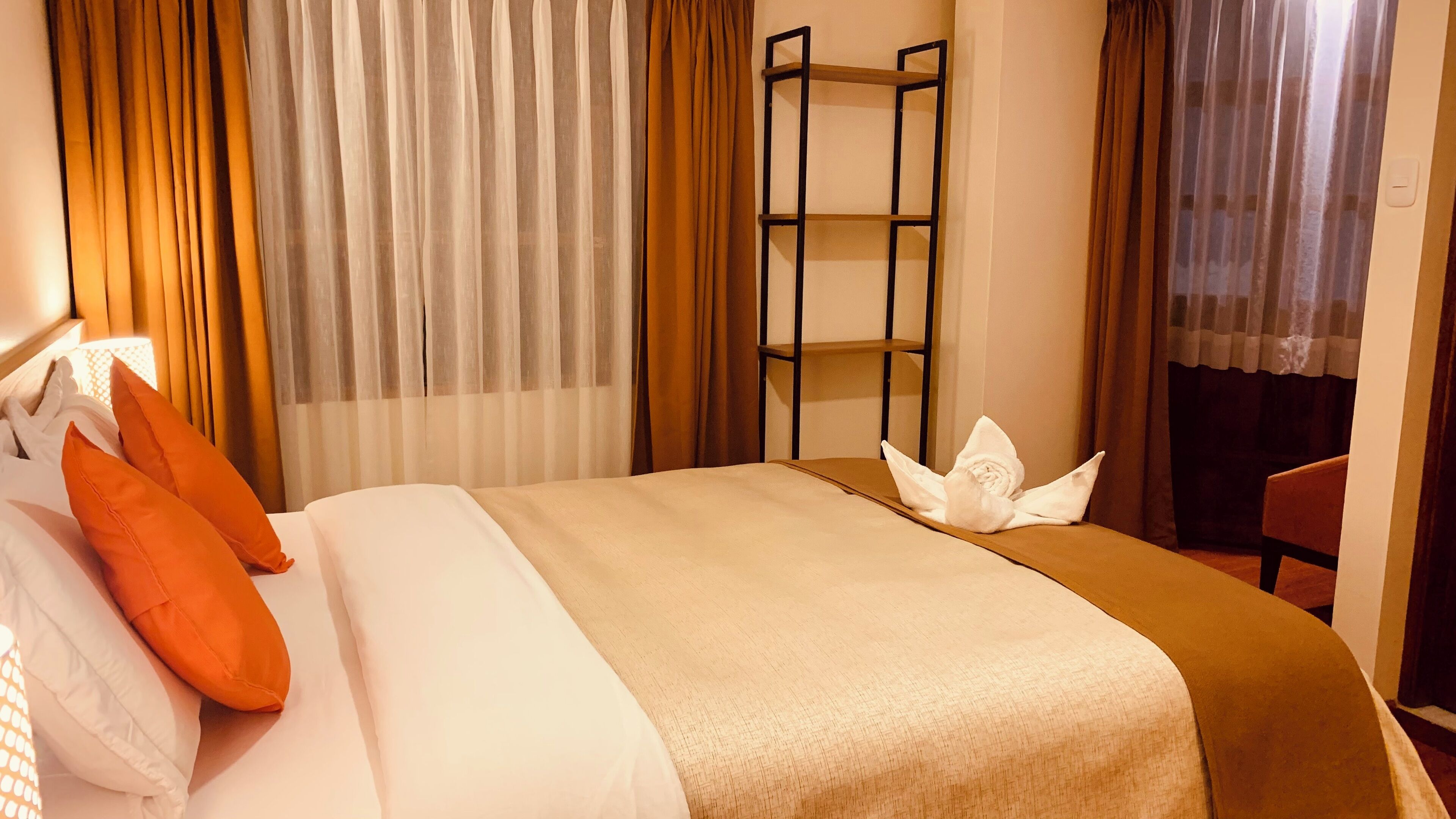 2 habitaciones, wifi gratis y ropa de cama 