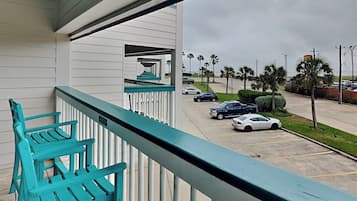 Condo (1 Bedroom) | Front of property