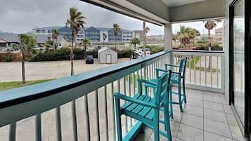 Condo (1 Bedroom) | Property amenity