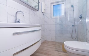 Douche, séchoir à cheveux