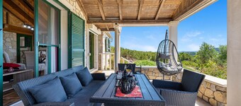 Gorgeous home in Zirje with WiFi