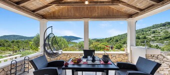 Gorgeous home in Zirje with WiFi