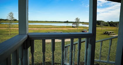 Charming Rustic Cabin w/ Lake view and Country Hills - Family Farms - Cabin 7