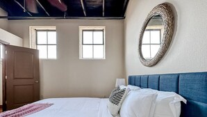 Desk, iron/ironing board, free WiFi, bed sheets - Sleepover | Extraordinary 2BD/1BA Condo - SGF (Springfield)