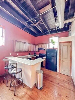 Fridge, oven, stovetop, dishwasher - Sleepover | Extraordinary 2BD/1BA Condo - SGF (Springfield)