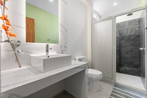 Handtücher, Seife, Toilettenpapier