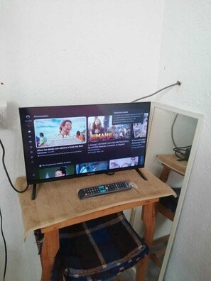 Interior - Cuarto de servicio con AC @ Starbucks La Fuente (Tuxtla Gutiérrez)