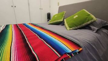 2 bedrooms, desk, iron/ironing board, WiFi