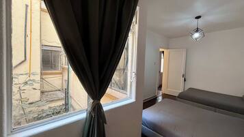 3 bedrooms, desk, iron/ironing board, WiFi