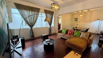 TV, videogames, escritórios