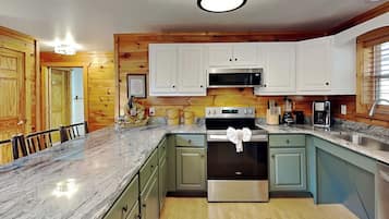 Studio (4 Bedrooms) | Property amenity