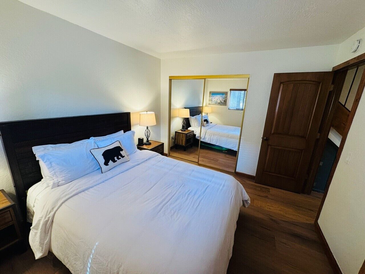 3 bedrooms, travel crib, free WiFi, bed sheets