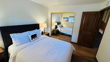 3 bedrooms, travel crib, free WiFi, bed sheets