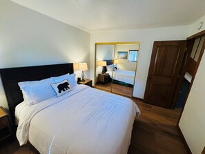 3 bedrooms, travel cot, free WiFi, bed sheets