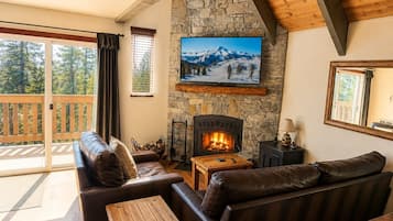 Smart TV, fireplace, DVD player, table football