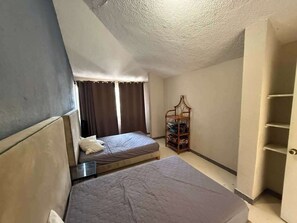 3 chambres, fer et planche à repasser, Wi-Fi, draps fournis