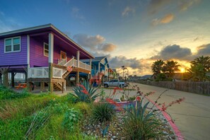 House (3 Bedrooms) | Interior - Purple Parrot by Avantstay Heated Pool, Beach Access & Central Port A Location (Port Aransas)