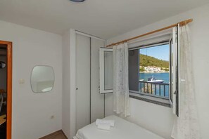 2 室のベッドルーム、アイロン / アイロン台、WiFi (無料)、ベッドシーツ