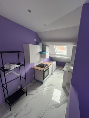 Mikrowelle, Ofen, Herdplatte, Geschirrspüler