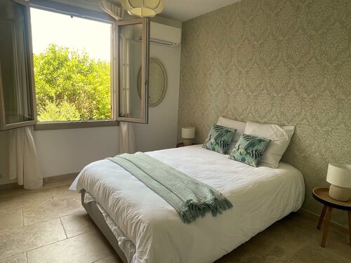 2P apartment in villa with terrace and garden, 280m from the beach