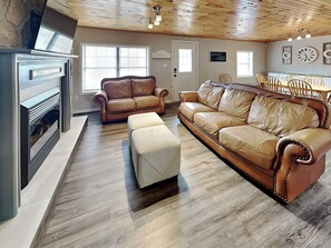 Studio (3 Bedrooms) | Property amenity