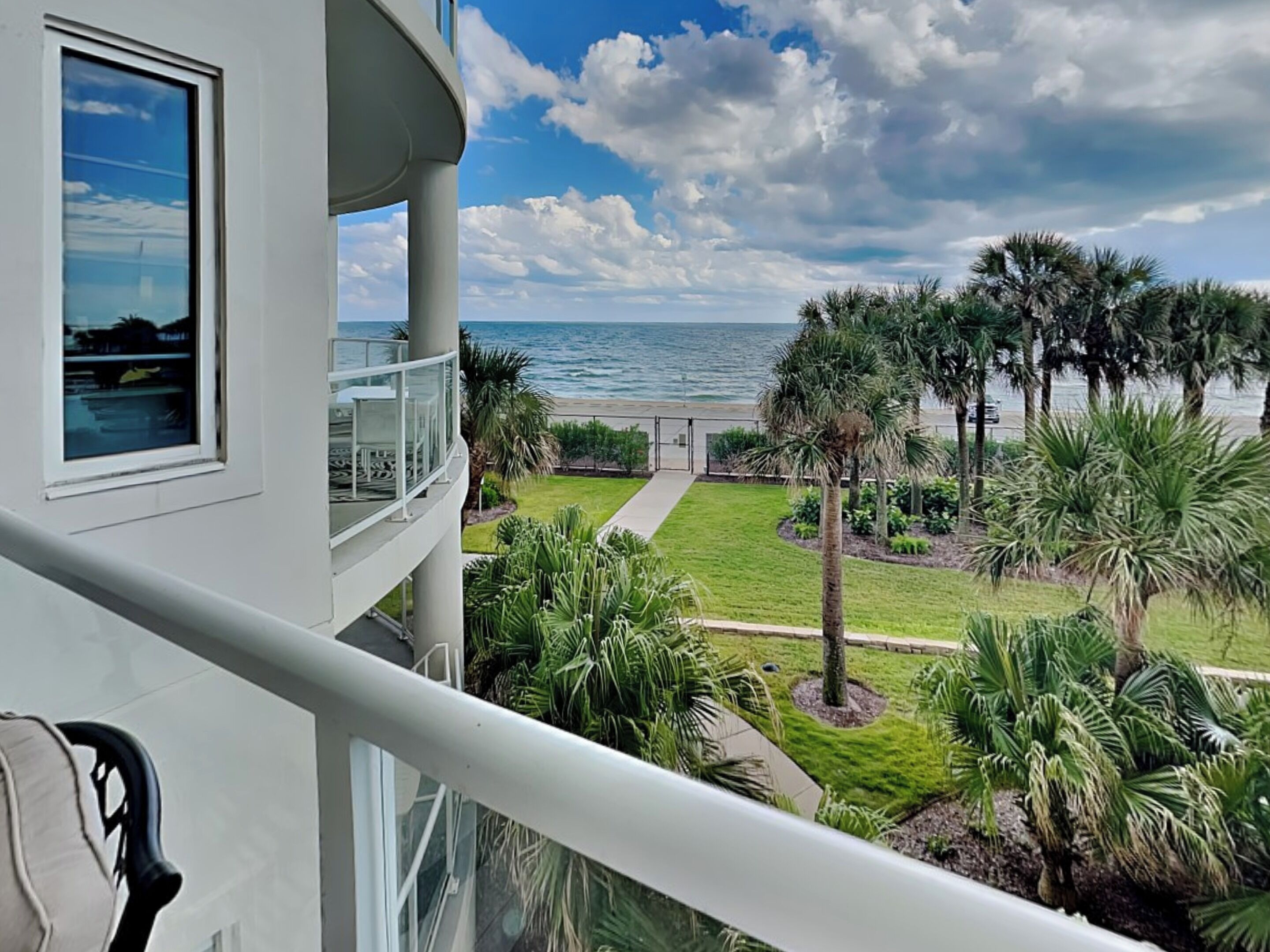 Condo (3 Bedrooms) | Property amenity