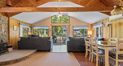 The Lake Escape - A Cozy Lakeside Cabin - Sleeps 8 - Grill, Kayak, Firepit