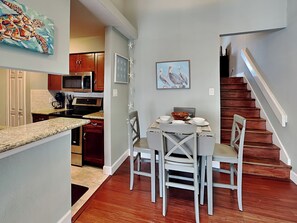 Condo (1 Bedroom) | Property amenity