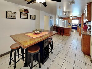 Property amenity - 7 Palms by Miss Kitty’s (Rockport)