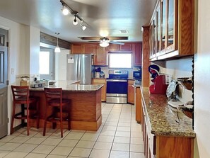 Property amenity - 7 Palms by Miss Kitty’s (Rockport)