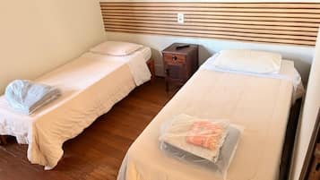 1 habitación, espacio para trabajar con laptop y wifi gratis
