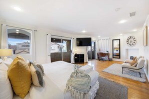 House (3 Bedrooms) | Interior - Belmont Shore Retreat Rooftop Lounge, Putting Green & Near 2nd Street Beaches (Long Beach)
