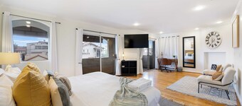 Belmont Shore Retreat Rooftop Lounge, Putting Green & Near 2nd Street Beaches