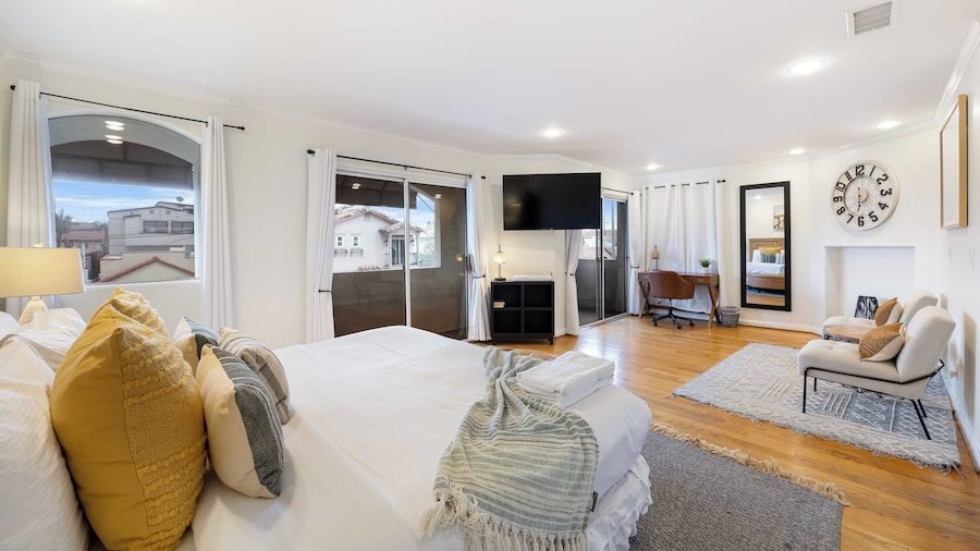 Belmont Shore Retreat Rooftop Lounge, Putting Green & Near 2nd Street Beaches