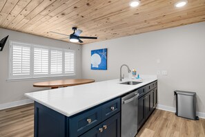 Casa, varias camas (Blue Surf 22) | Cocina privada