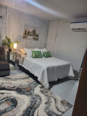 1 bedroom, iron/ironing board, WiFi, bed sheets