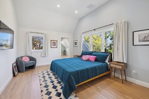 3 habitaciones, tabla de planchar con plancha, wifi y ropa de cama 