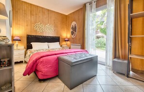 1 habitación, tabla de planchar con plancha y wifi gratis 