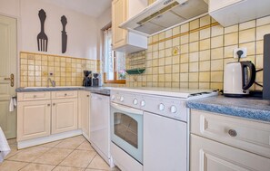Réfrigérateur, four, plaque de cuisson, lave-vaisselle