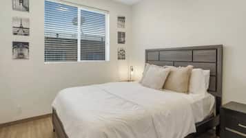2 slaapkamers, een strijkplank/strijkijzer, wifi, beddengoed