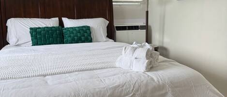 2 bedrooms, iron/ironing board, WiFi, bed sheets