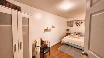 5 bedrooms, desk, iron/ironing board, free WiFi