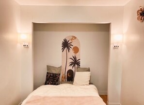 5 bedrooms, desk, iron/ironing board, free WiFi