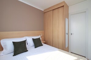 1 bedroom, iron/ironing board, Internet, bed sheets