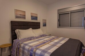 2 bedrooms, iron/ironing board, Internet, bed sheets