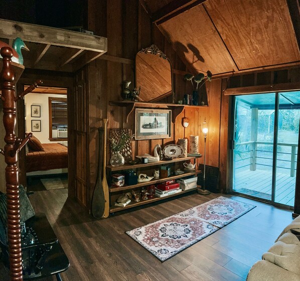 Smart-tv en een open haard