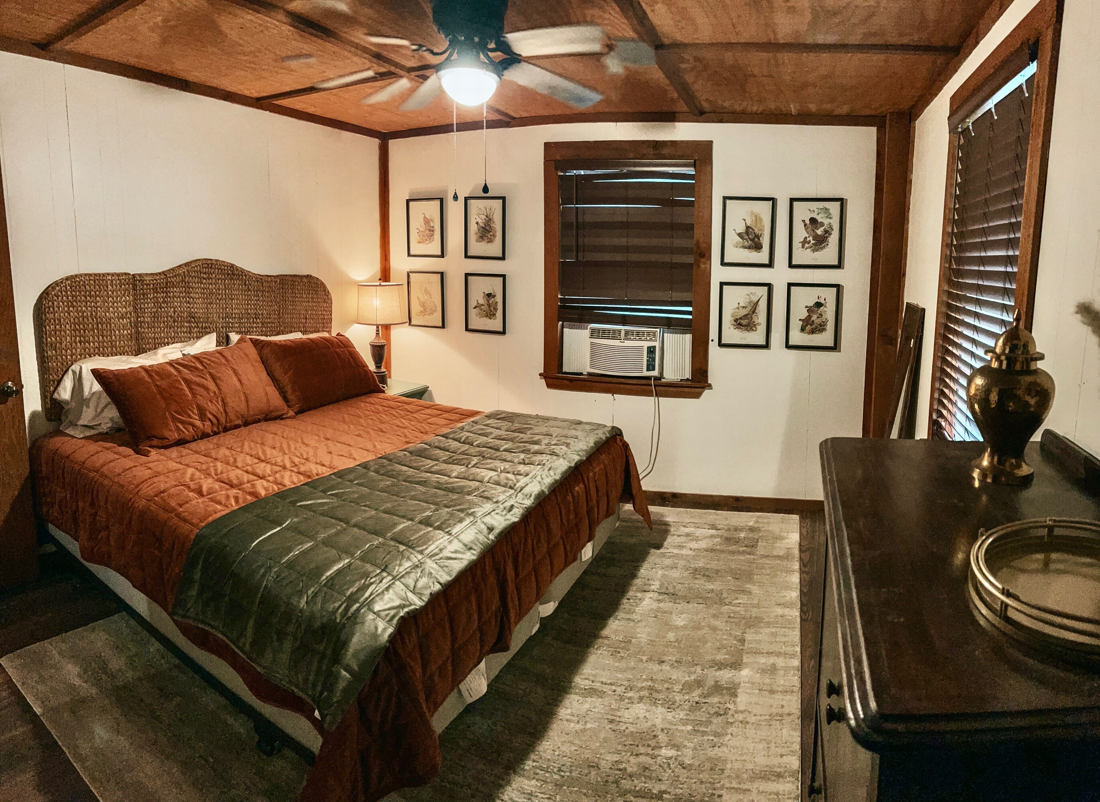 2 bedrooms, bed sheets